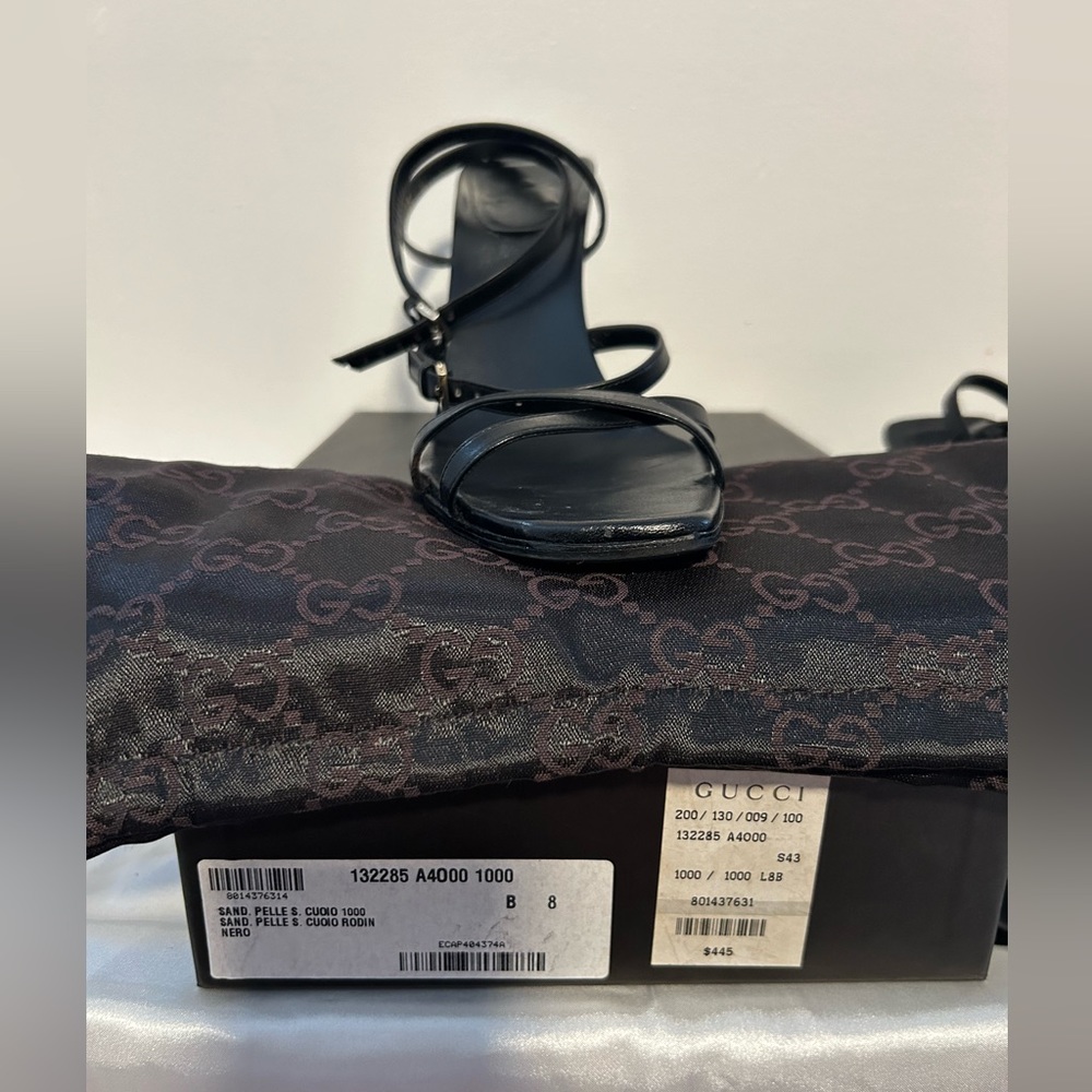 Gucci Fine point heel